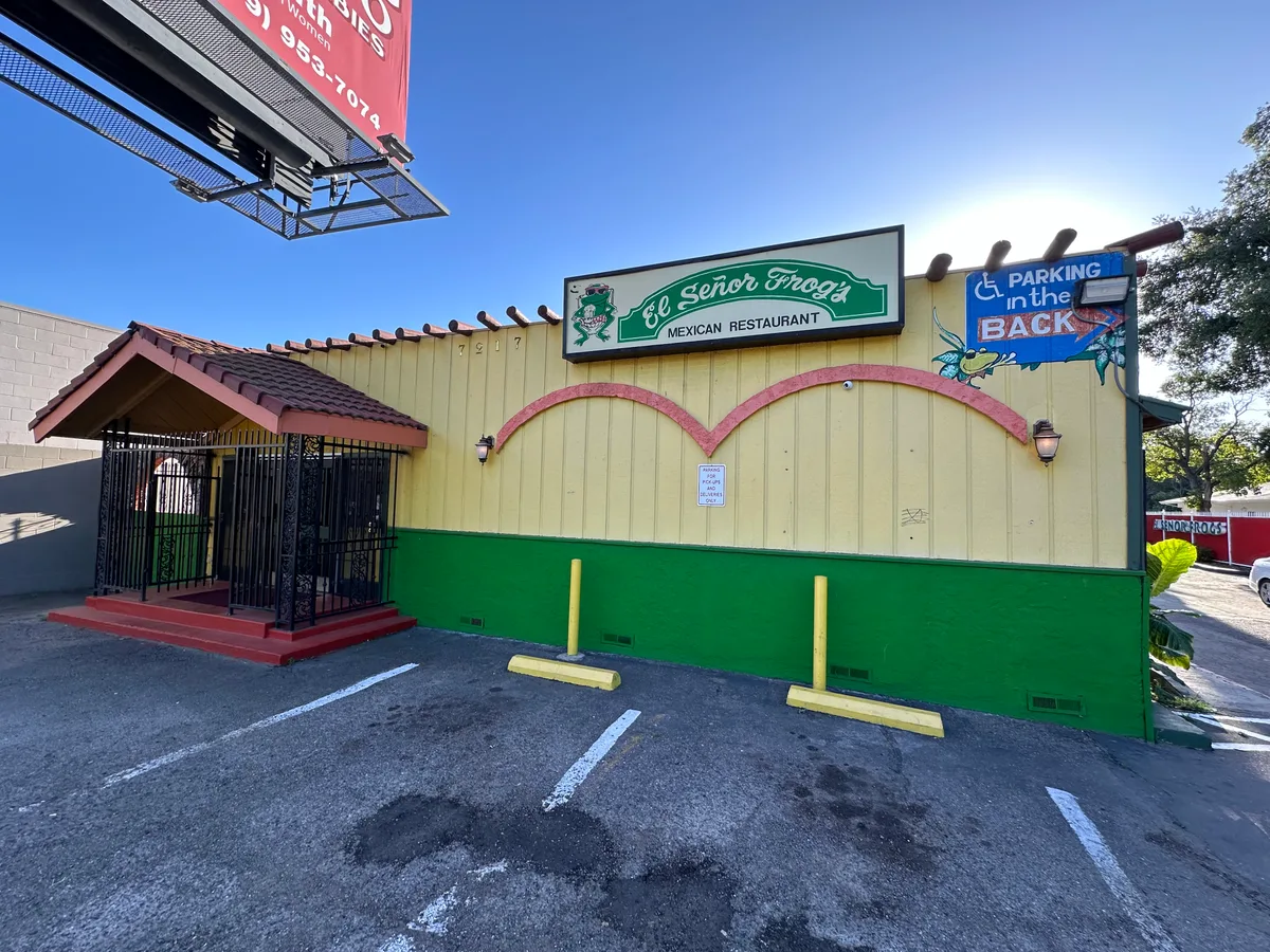 El Señor Frog's business photo
