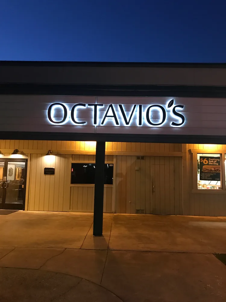 Octavio's business photo