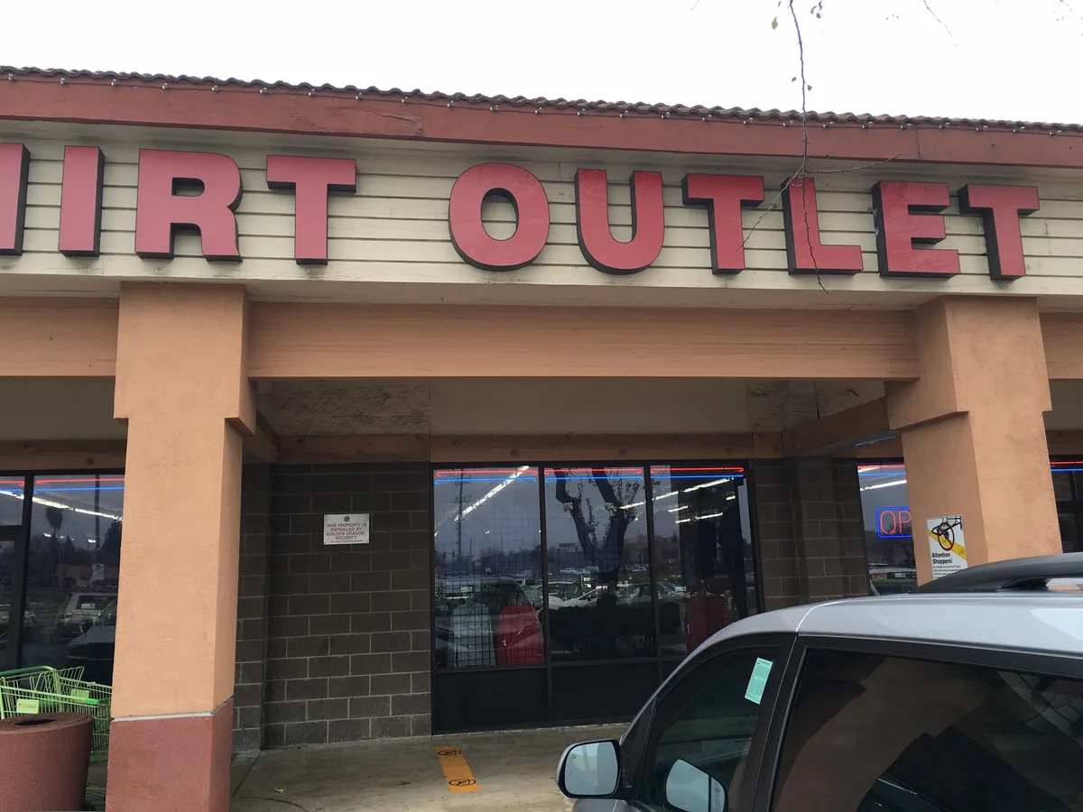 T-Shirt Outlet business photo